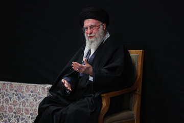 اولین شب مراسم عزاداری شهادت حضرت زهرا(س)با حضور رهبر انقلاب