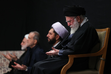 اولین شب مراسم عزاداری شهادت حضرت زهرا(س)با حضور رهبر انقلاب