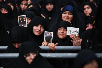 اولین شب مراسم عزاداری شهادت حضرت زهرا(س)با حضور رهبر انقلاب