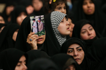 اولین شب مراسم عزاداری شهادت حضرت زهرا(س)با حضور رهبر انقلاب