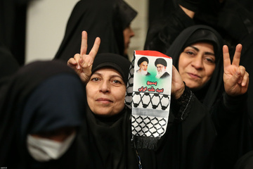 اولین شب مراسم عزاداری شهادت حضرت زهرا(س)با حضور رهبر انقلاب