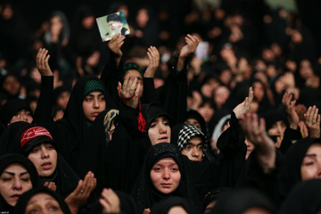 اولین شب مراسم عزاداری شهادت حضرت زهرا(س)با حضور رهبر انقلاب