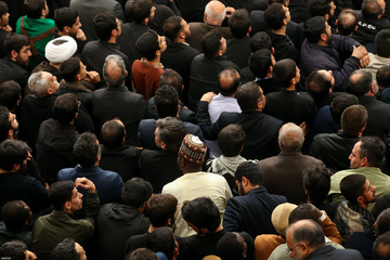 اولین شب مراسم عزاداری شهادت حضرت زهرا(س)با حضور رهبر انقلاب