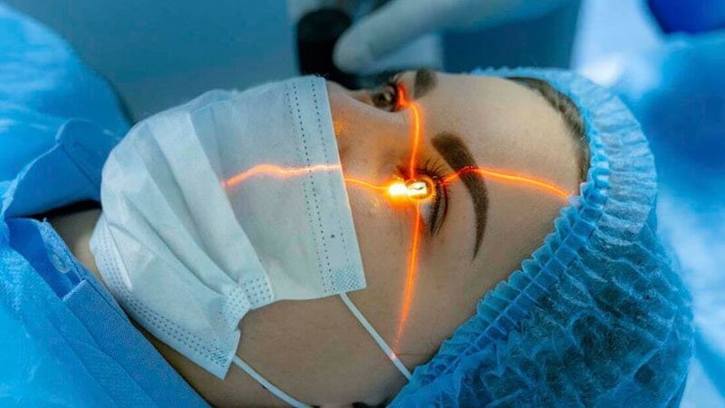بهترین سن برای جراحی لازک چه زمانی است؟
