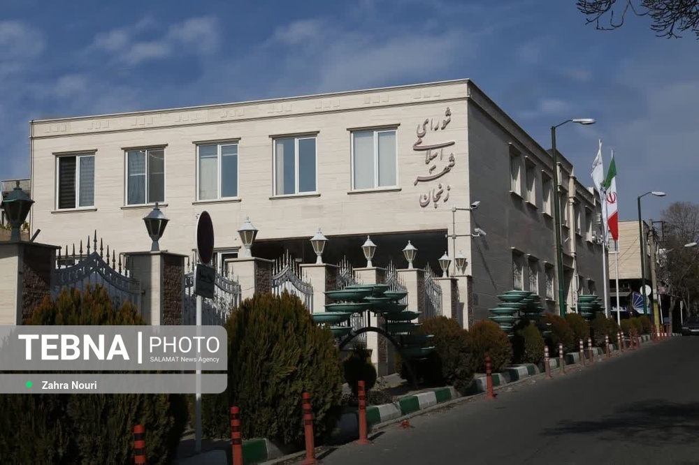 گلایه اعضای شورا از عدم ارائه گزارش‌های مالی و فرهنگی شهرداری زنجان 