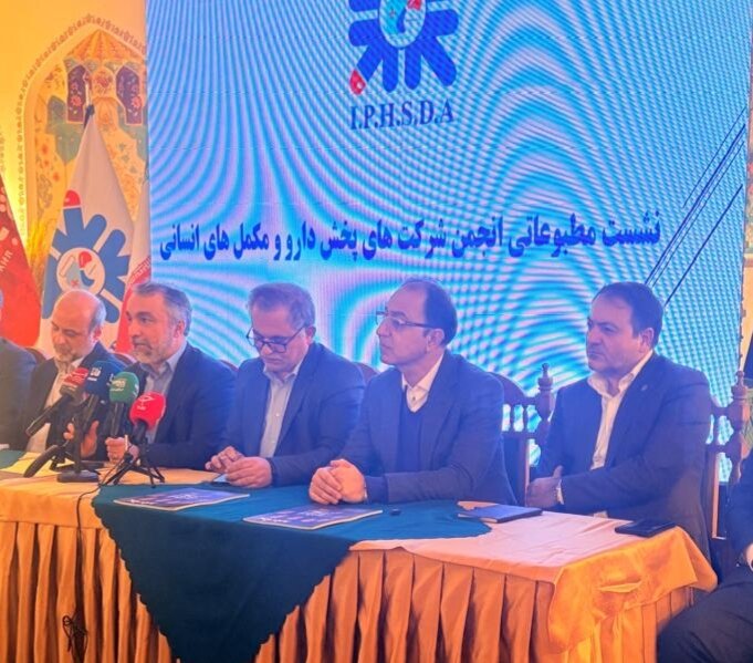 ذخیره ۵۶ قلم دارو زیر یک ماه/ طلب بیش از ۱۵۷ همت در حوزه دارو هنوز پرداخت نشده است