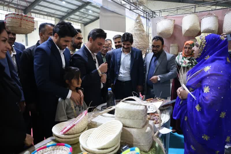 آغاز به کار نخستین نمایشگاه تخصصی حصیربافی در شهرستان مهر