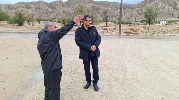 حضور فرماندار و شهردار لامرد در میدان مدیریت بارندگی‌ها