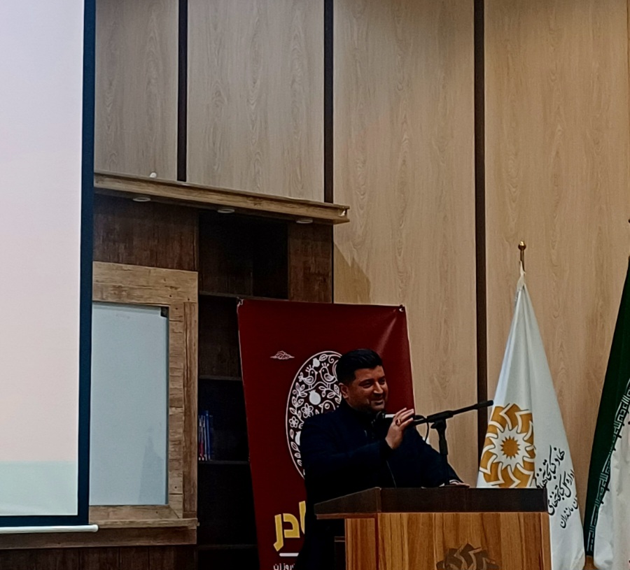 نشست ادبی «شعر مادر» در قائمشهر برگزار شد