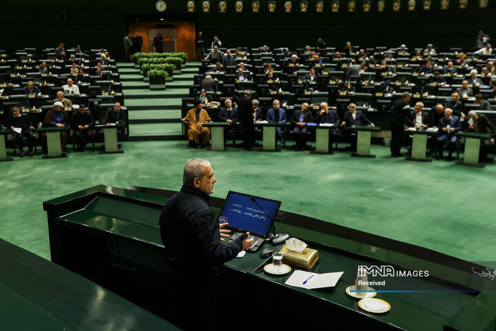 تلاش دولت داشتن بودجه بدون کسری است