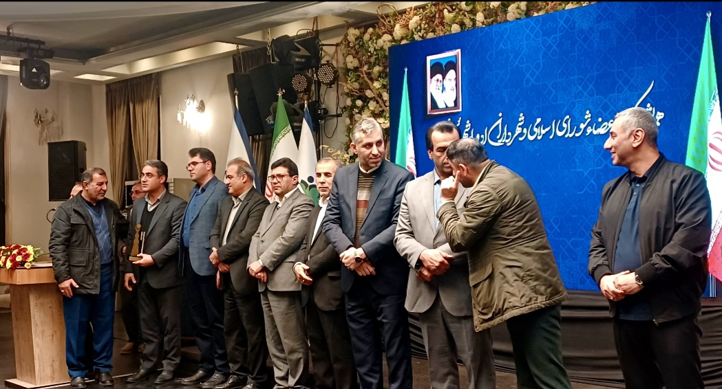 تکریم گذشته، تقویت آینده ؛ شبی که قائم‌شهر به مدیران شهری خود ادای احترام کرد