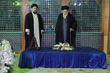 حضور امروز رهبر معظم انقلاب در حرم مطهر امام خمینی(ره)