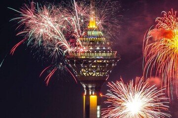 اجرای بزرگ‌ترین نورافشانی کشور در مجموعه برج میلاد