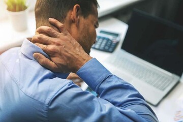 ۹ نشانه که فکر نمیکردید مربوط به اضطراب باشند!!