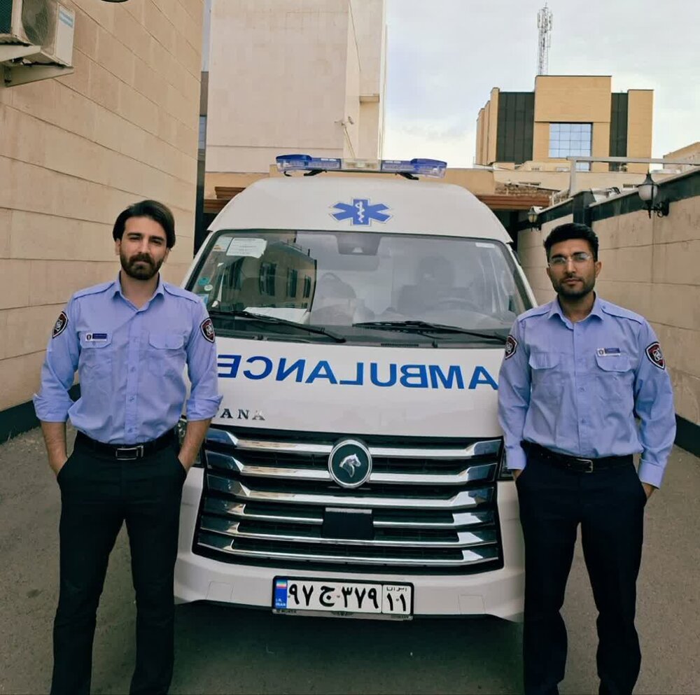 تحویل نخستین آمبولانس نو به بنیاد شهید و امور ایثارگران استان زنجان