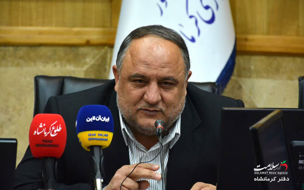 پاسخ فرهنگی به هتاکیهای اخیر نسبت به ساحت قرآن کریم در نمایشگاه قرآن کرمانشاه پاسخ فرهنگی به هتاکیهای اخیر نسبت به ساحت قرآن کریم در نمایشگاه قرآن کرمانشاه