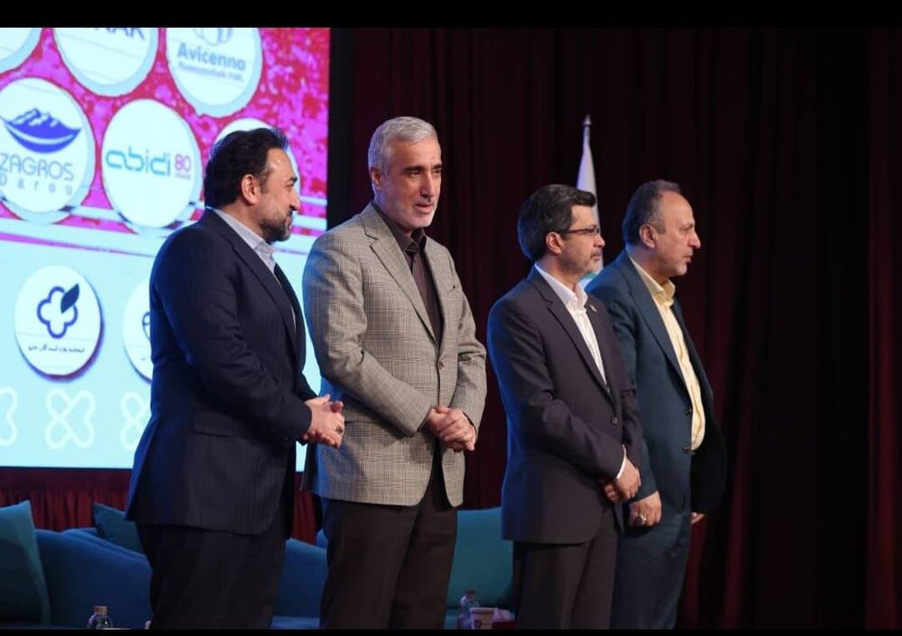 سالانه حدود ۹۰۰ میلیون دلار ارز برای تولید دارو در کشور مصرف می‌شود