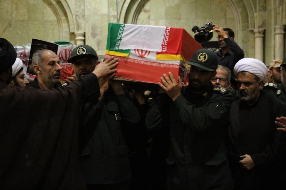 تشییع پیکرهای پاک و مطهر ۲ شهید دانشآموز در گراش