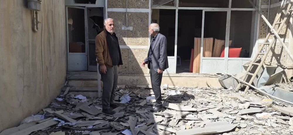 حضور رنجبر نماینده مردم کرمانشاه در میان خانواده‌های آسیب‌دیده و بازدید از مناطق خسارت‌دیده از بمبارانها