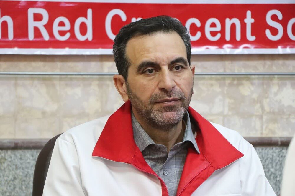 نیروهای هلالاحمر صحنههایی از فداکاری و ازخودگذشتگی خلق میکنند که شاید هیچ دوربینی توان ثبت همه آنها را نداشته باشد. نیروهای هلالاحمر صحنههایی از فداکاری و ازخودگذشتگی خلق میکنند که شاید هیچ دوربینی توان ثبت همه آنها را نداشته باشد.