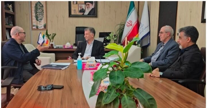‌همکاری مجمع خیرین سلامت کرمانشاه در راه‌اندازی دستگاه دیالیز CRRT