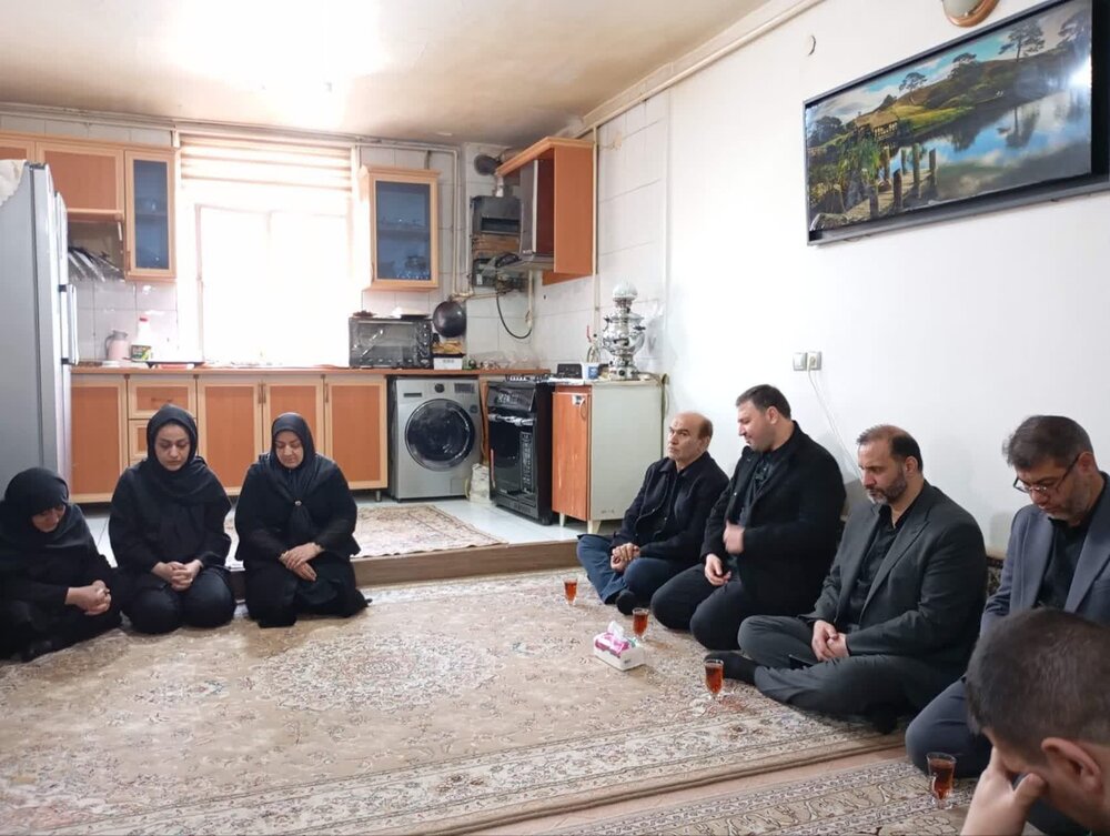 دیدار دکتر محمد رشیدی، نماینده مردم کرمانشاه در مجلس شورای اسلامی با خانواده های شهدای رمضان دیدار دکتر محمد رشیدی، نماینده مردم کرمانشاه در مجلس شورای اسلامی با خانواده های شهدای رمضان