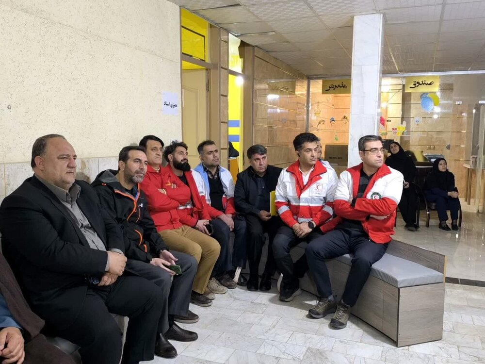 دیدار هنرمندان کرمانشاه با نیروهای امدادی جمعیت هلالاحمر ، ما قدر دان تلاش های شما هستیم دیدار هنرمندان کرمانشاه با نیروهای امدادی جمعیت هلالاحمر ، ما قدر دان تلاش های شما هستیم