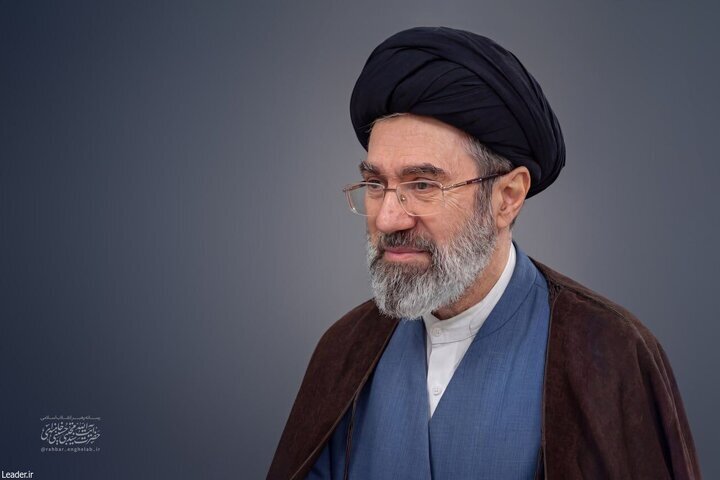 پیام رهبر انقلاب به مناسبت گرامیداشت روز جمهوری اسلامی ایران و روز طبیعت
