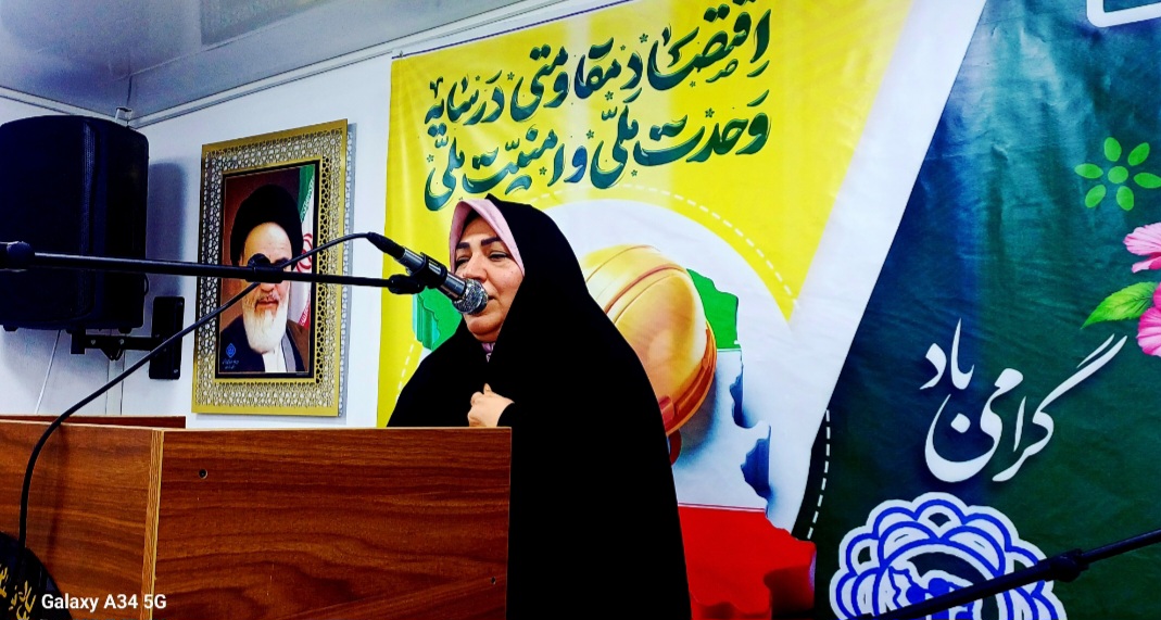 گرامیداشت هفته کارگر و دهه کرامت در خانه کارگر قائمشهر؛ تأکید بر معیشت، امنیت شغلی و تکریم بانوان کارگر