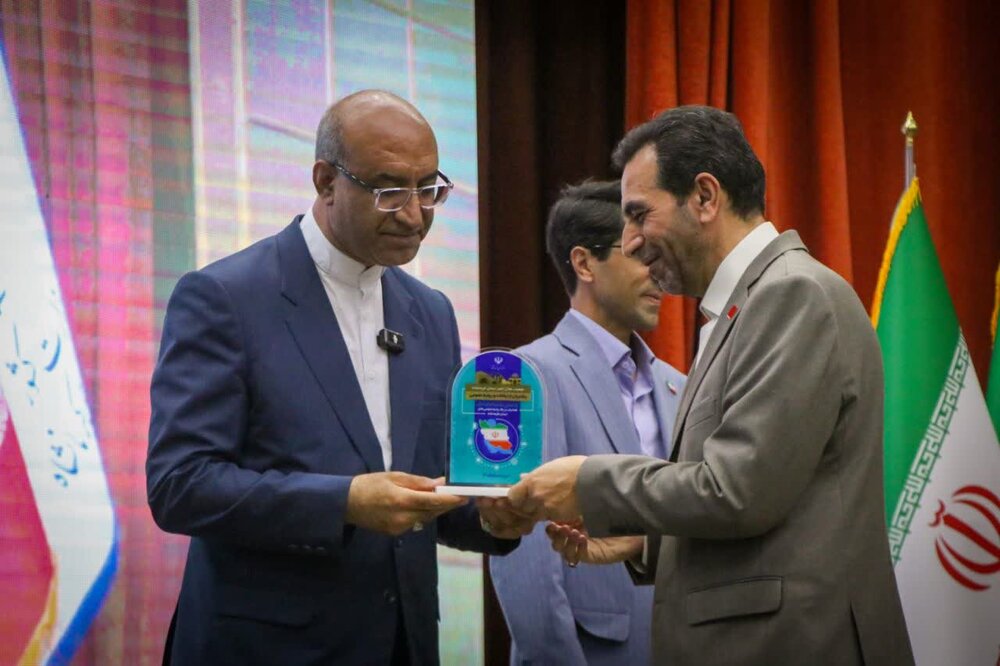 روایت خدمات بیوقفه هلالاحمر در همایش بزرگ روابط عمومیهای استان کرمانشاه» روایت خدمات بیوقفه هلالاحمر در همایش بزرگ روابط عمومیهای استان کرمانشاه»