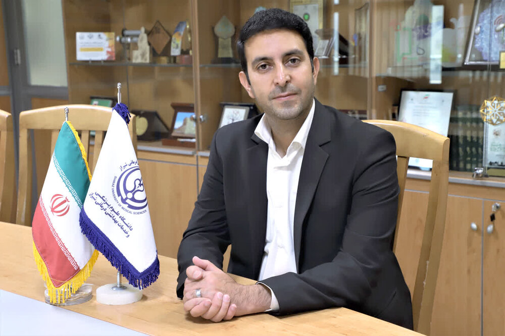 تقدیر استاندار فارس از روابط عمومی دانشگاه علوم پزشکی شیراز تقدیر استاندار فارس از روابط عمومی دانشگاه علوم پزشکی شیراز