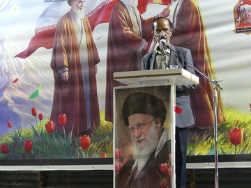 تجلیل از پیرغلامان حسینی در آیین «راه زینب (س)» شهرستان مُهر /عکاس زهرا صالحی