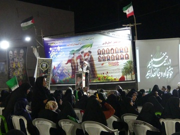تجلیل از پیرغلامان حسینی در آیین «راه زینب (س)» شهرستان مُهر /عکاس زهرا صالحی