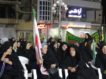 تجلیل از پیرغلامان حسینی در آیین «راه زینب (س)» شهرستان مُهر /عکاس زهرا صالحی