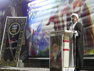 تجلیل از پیرغلامان حسینی در آیین «راه زینب (س)» شهرستان مُهر /عکاس زهرا صالحی