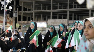تجلیل از ۱۰ بانوی حافظ کل قرآن کریم در صد و سومین شب تجمعات ولایی شهرستان مُهر