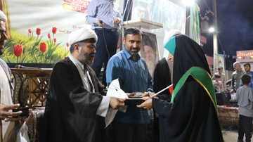 تجلیل از ۱۰ بانوی حافظ کل قرآن کریم در صد و سومین شب تجمعات ولایی شهرستان مُهر