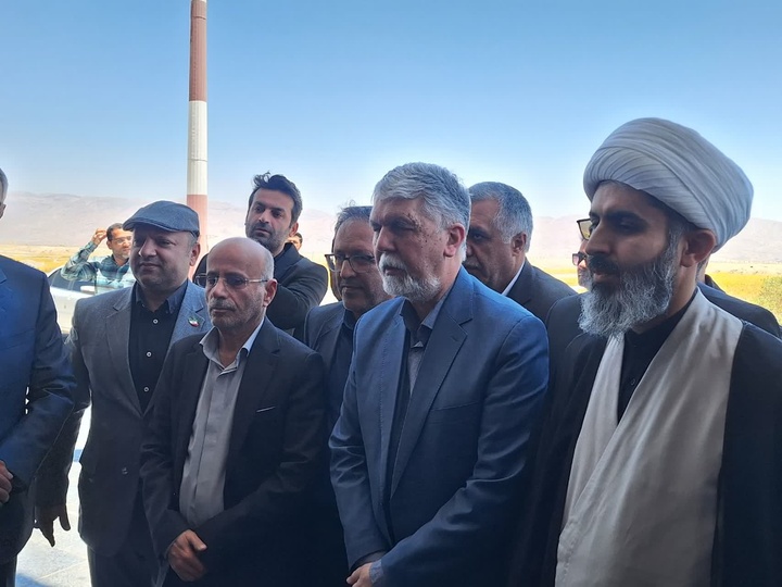 سفر وزیر فرهنگ به لامِرد؛ روایت همدلی با خانواده شهدای حمله تروریستی و بازدید از آثار ویرانی