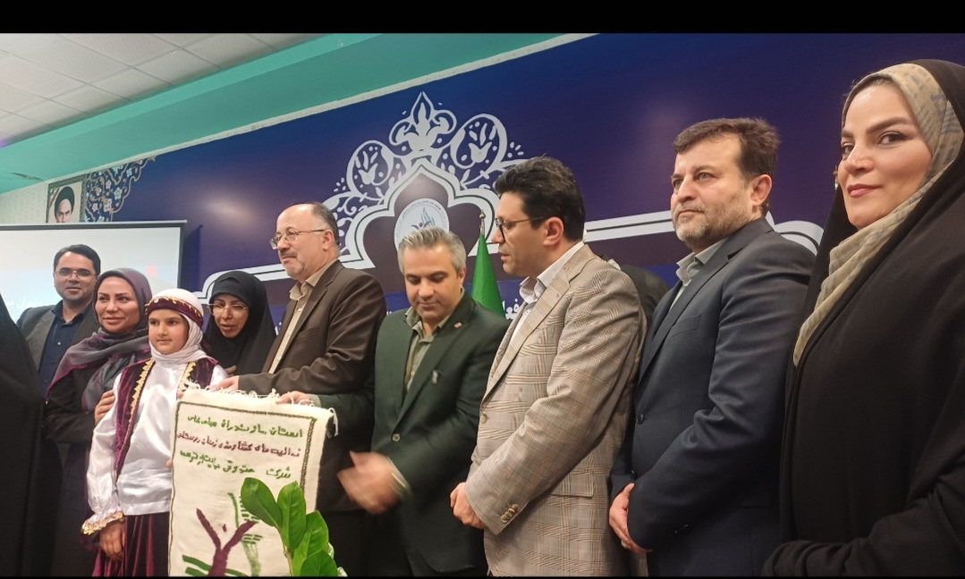 زنان روستایی نخستین حافظان منابع طبیعی هستند/ پارکموزه و بازار دائمی فعالیتهای کشاورزی در استان ایجاد میشود