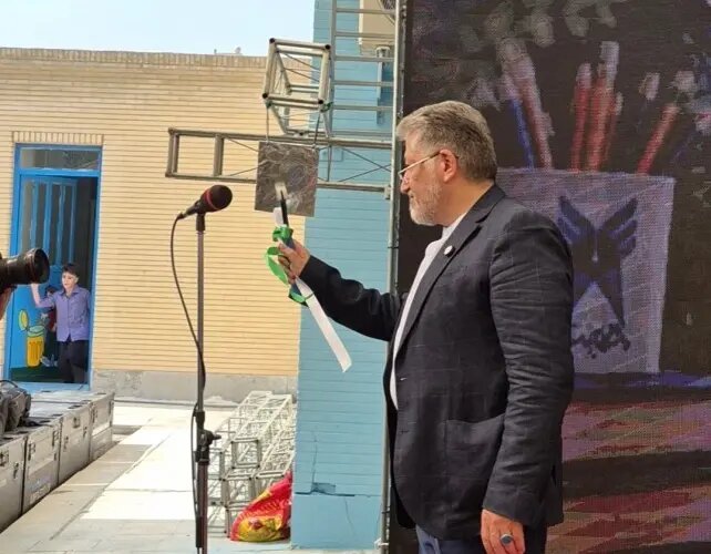 دکتر رنجبر زنگ آغاز سال تحصیلی را در لامرد به صدا درآورد
