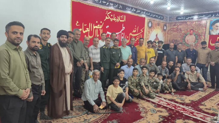 نشست بصیرتی هفته دفاع مقدس و تجلیل از رزمندگان و خانواده شهدا