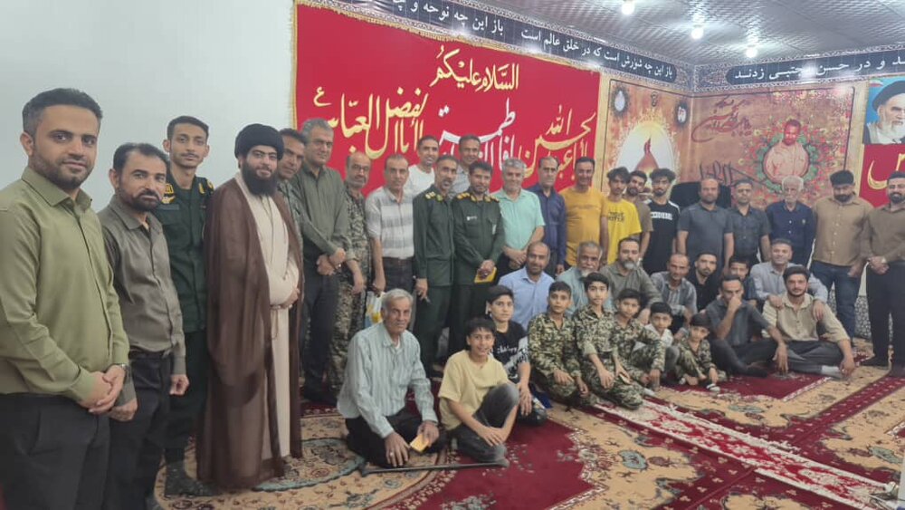 نشست بصیرتی هفته دفاع مقدس و تجلیل از رزمندگان و خانواده شهدا