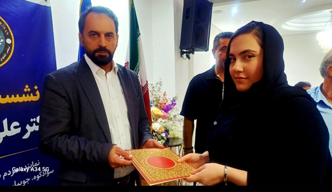 از پیگیری محورهای مواصلاتی تا تجهیز ورزشگاه وطنی؛ تشریح برنامههای نماینده قائمشهر