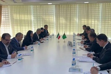 وزیر راه و شهرسازی با وزیر امور خارجه ترکمنستان دیدار کرد