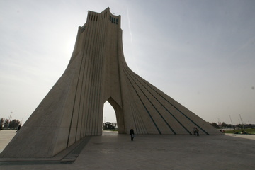برج آزادی؛ روایت تصویری نماد تهران