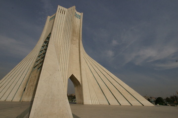 برج آزادی؛ روایت تصویری نماد تهران