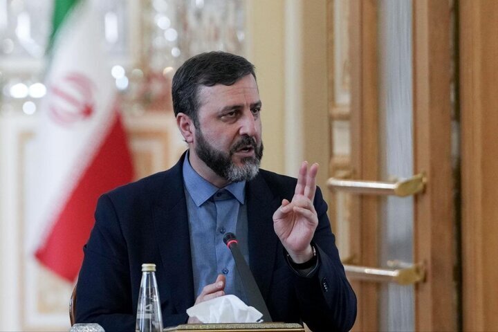 غریب‌آبادی: استفاده از ورزشگاه «لامرد» برای تست سلاح، مصداق بارز جنایت جنگی است