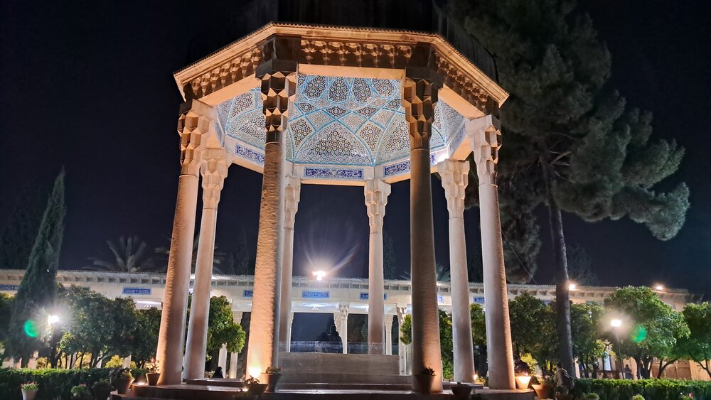 حافظ؛پیوند شعر و سلامت روان