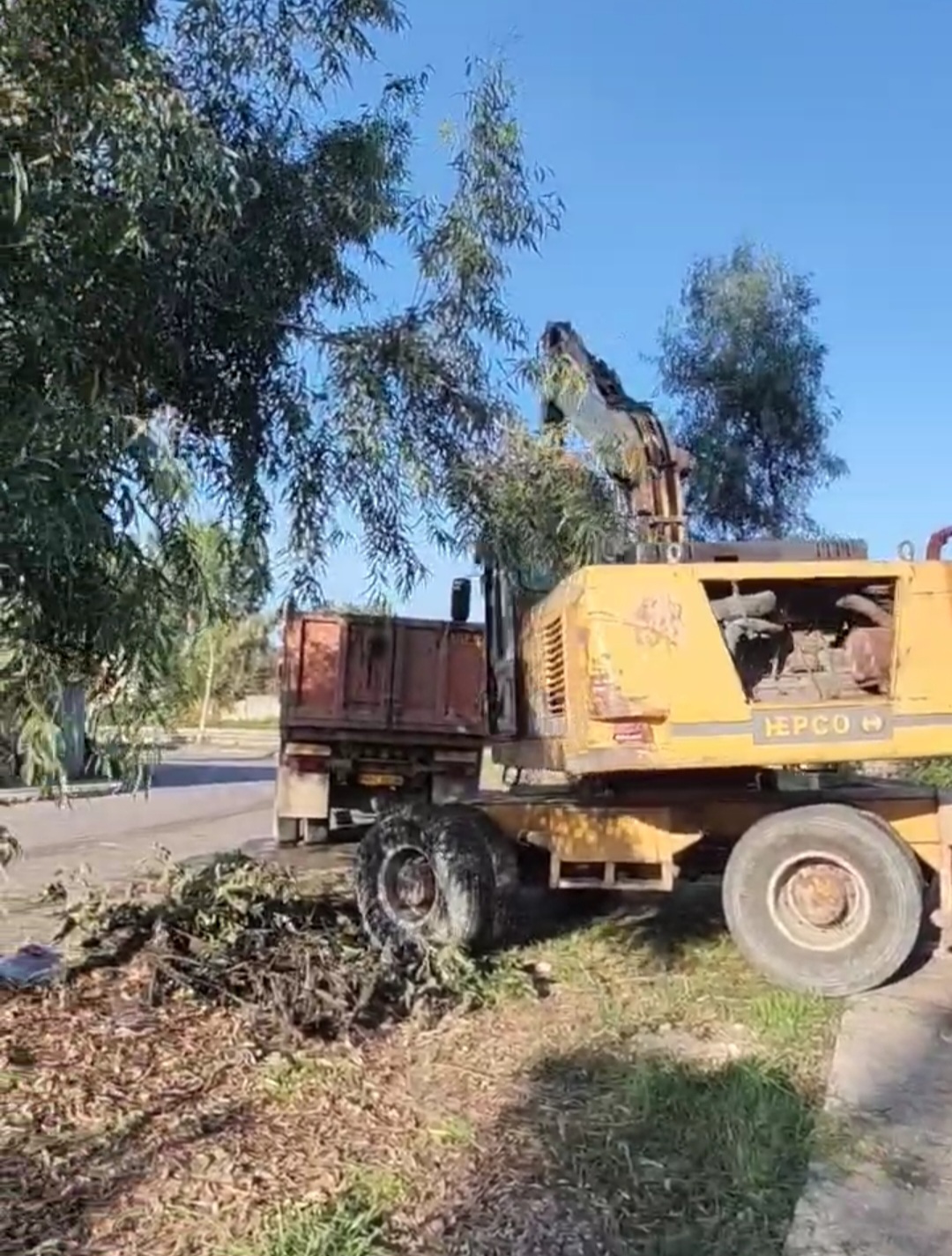 ۴۱روز لایروبی رودخانه تلار قائمشهر/ تداوم عملیات لایروبی سیاهرود و کانالهای شهری قائمشهر برای آمادگی در برابر بارشهای پاییزی