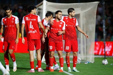 گزارش تصویری دیدار تیم‌های فوتبال پرسپولیس- صنعت نفت آبادان